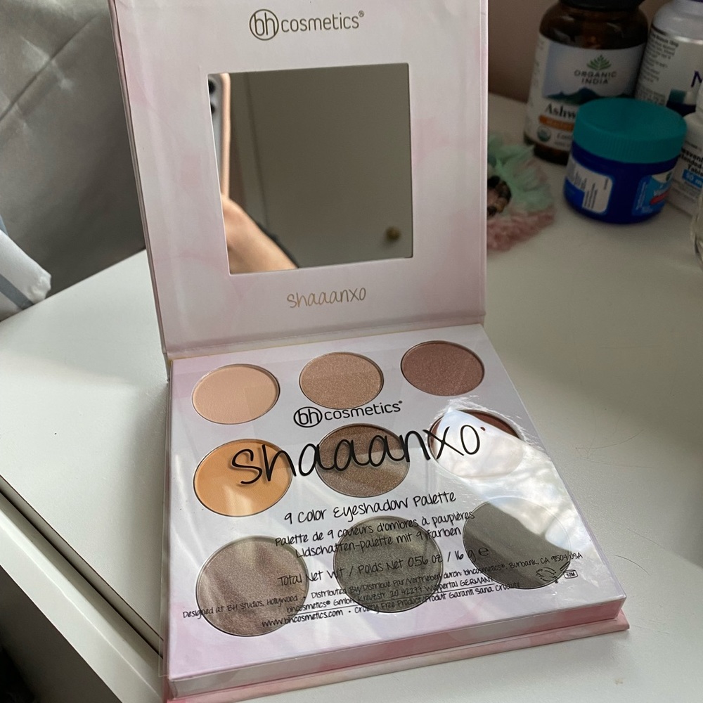 Shaaanxo BH Cosmetics Eyeshadow + Lip Palette